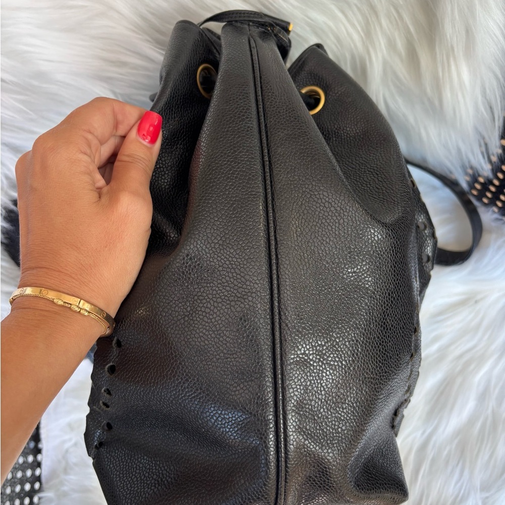 Authentic CHANEL perforated bucket black leather with pouch - Picture 12 of 15